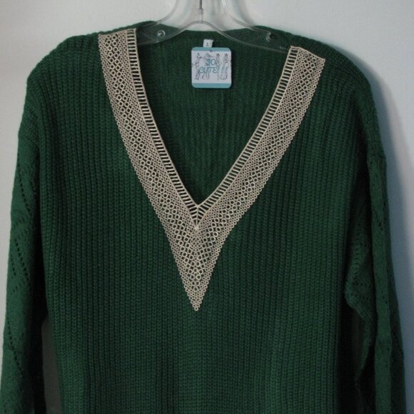 So Cute Green Sweater Large NWT New Heavyweight Embroidery - Picture 2 of 3
